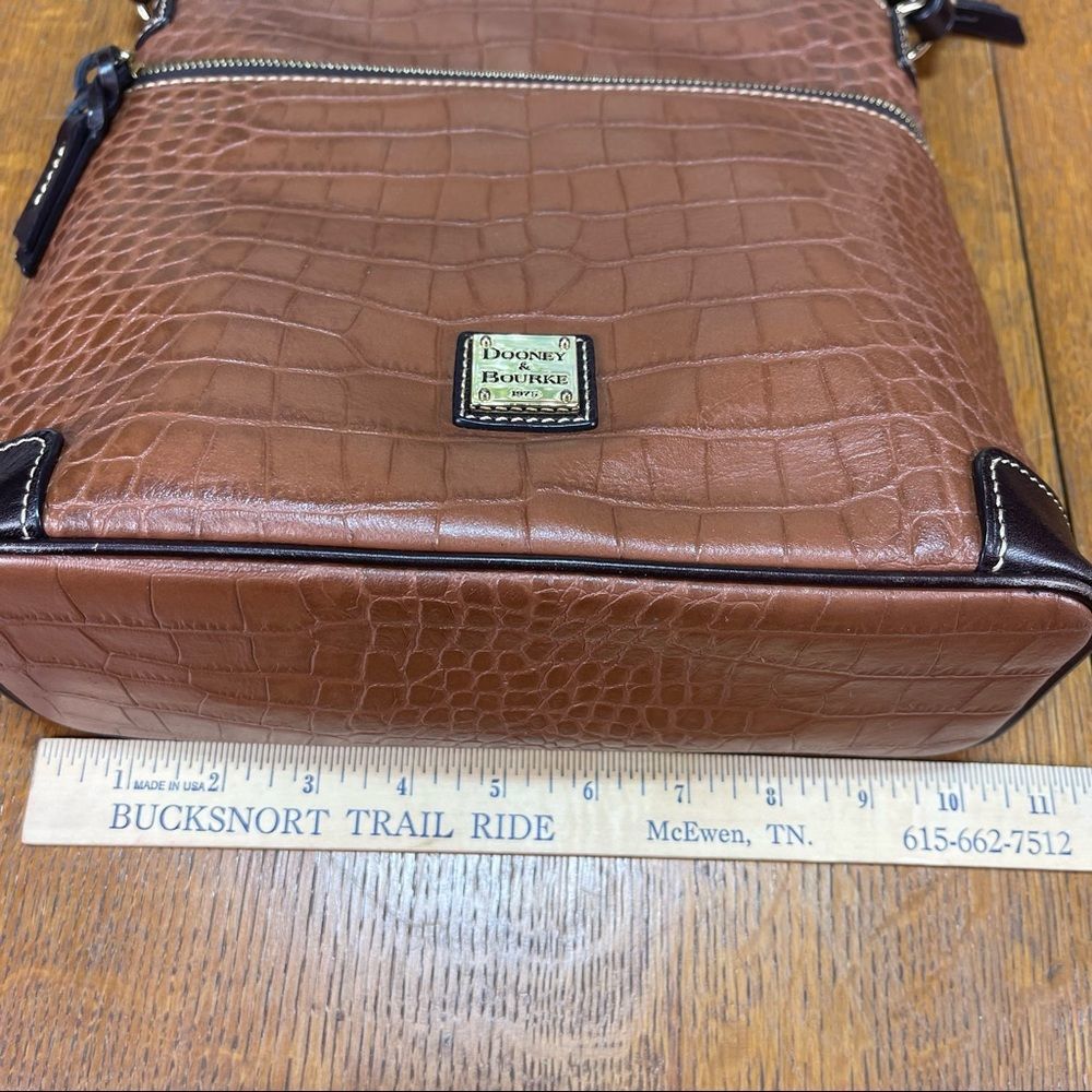 Dooney & Bourke Brown Croc Embossed Leather Medium Shoulder Bag K9106788 - Picture 8 of 15